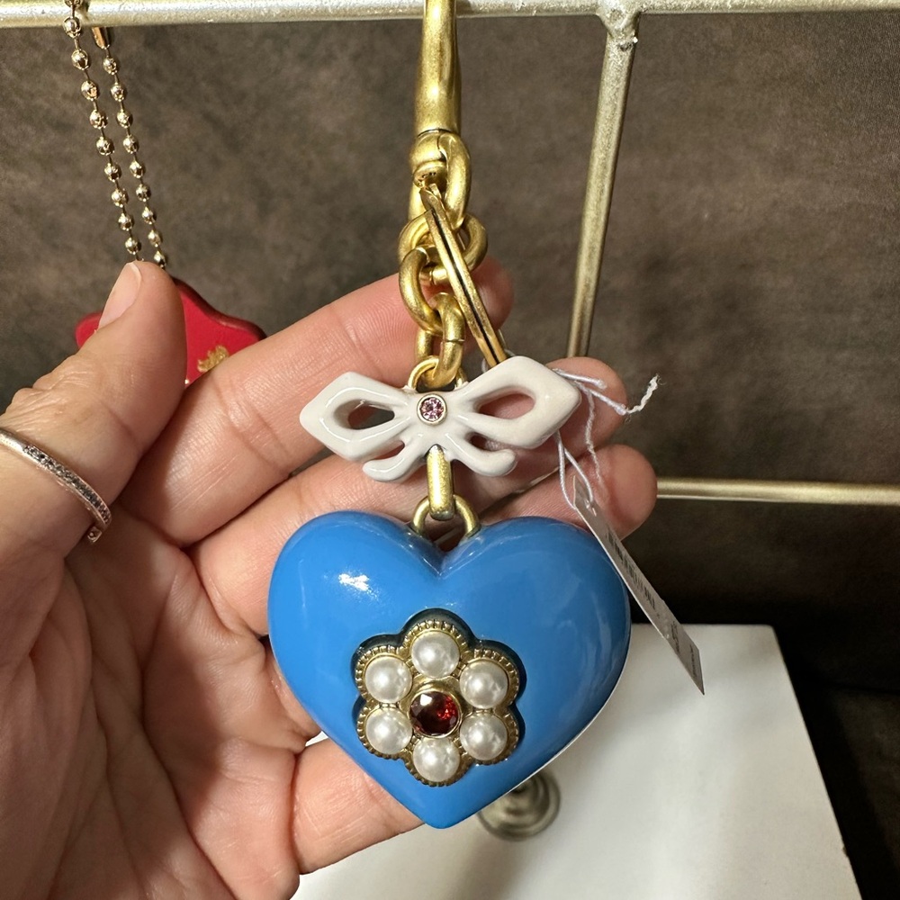 Coach heart keychain ๐ - Picture 2 of 4